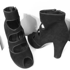 Beautiful CHIE MIHARA Black High Heels open toe 37